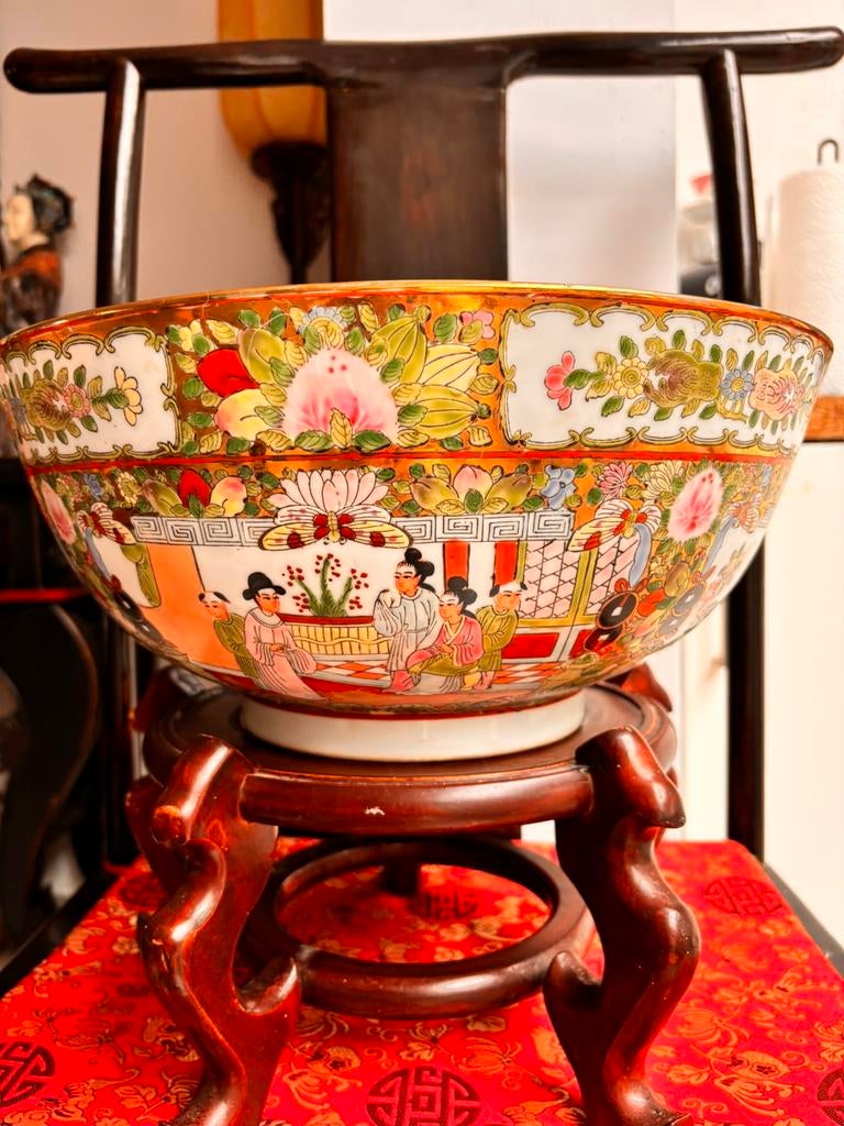 Mooie Chinese schaal is nog te koop, Ophalen of Verzenden
