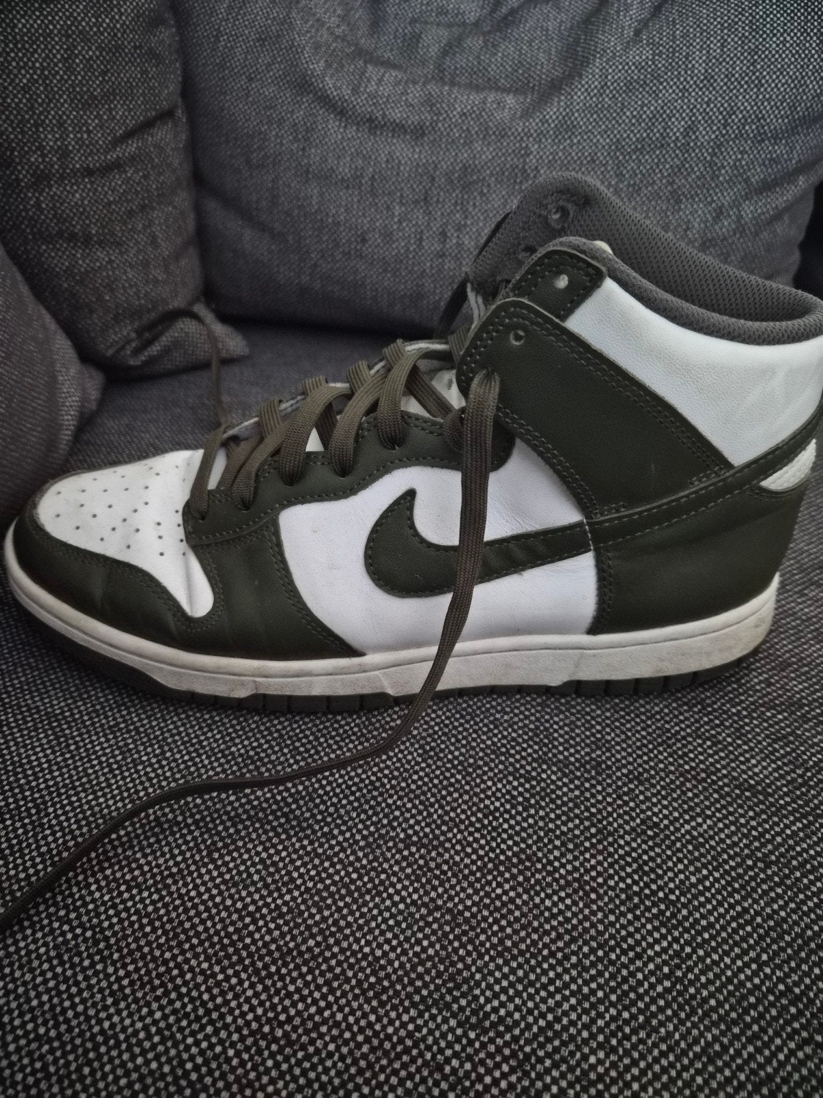 Nike Dunk High 'Cargo Khaki' – Maat 43 (US 9.5), Overige kleuren, Nike, Ophalen of Verzenden, Sneakers of Gympen