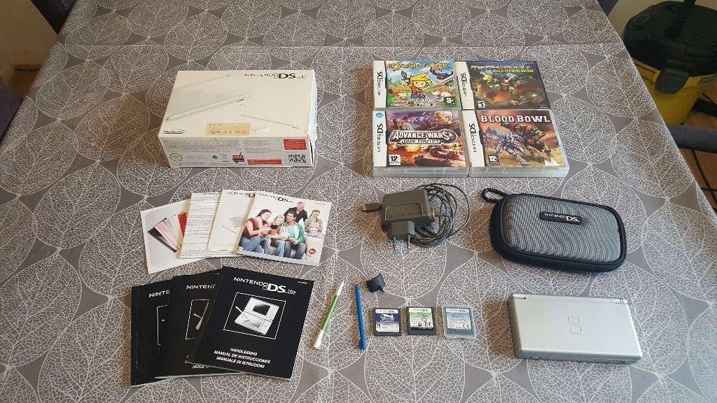 Nintendo DS Lite met spellen en toebehoren, Met games, Gebruikt, Ophalen of Verzenden, Zilver