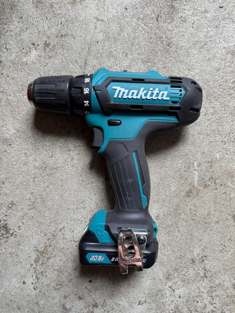 Makita boormachine, Doe-het-zelf en Verbouw, Gereedschap | Boormachines, Ophalen of Verzenden, Zo goed als nieuw, Boormachine