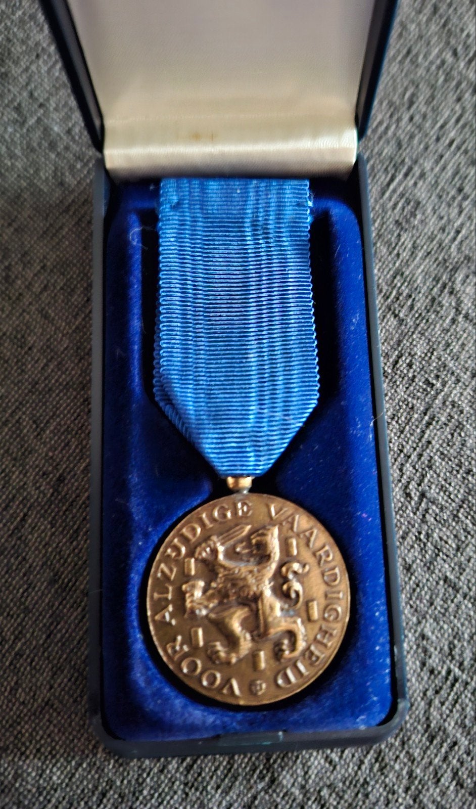 NOC/NSF medaille in box, Verzenden, Landmacht, Nederland, Lintje, Medaille of Wings