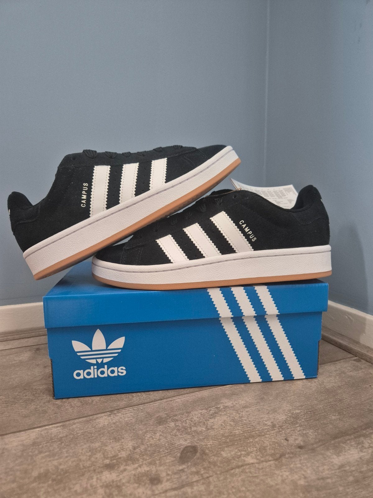 Adidas campus black gum gs maat 38, Kleding | Heren, Schoenen, Zwart, Nieuw, Ophalen of Verzenden, Sneakers of Gympen