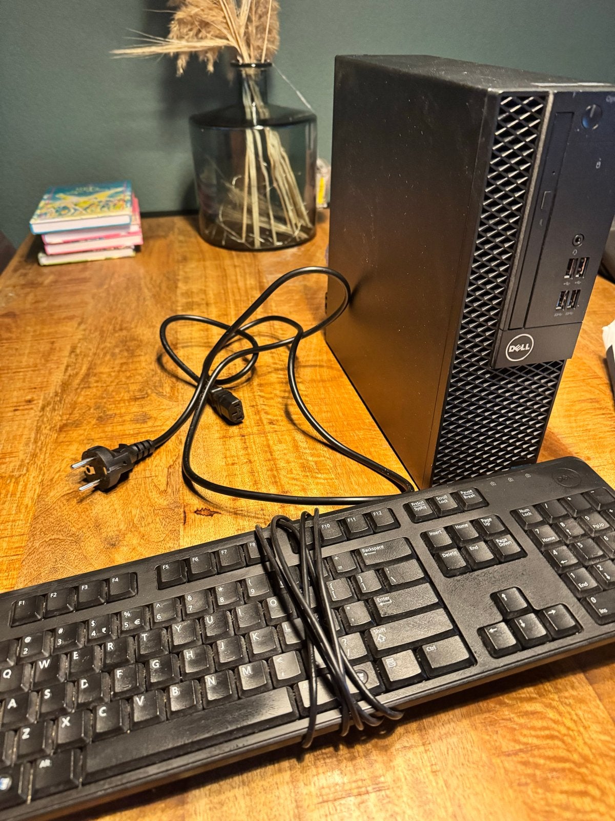 Dell OptiPlex 3050 SFF Desktop PC met toetsenbord, Computers en Software, Gebruikt, 32 GB, Ophalen of Verzenden, SSD