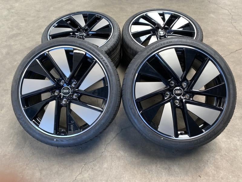 21 inch originele velgen + zomerbanden Audi E-Tron GT RS