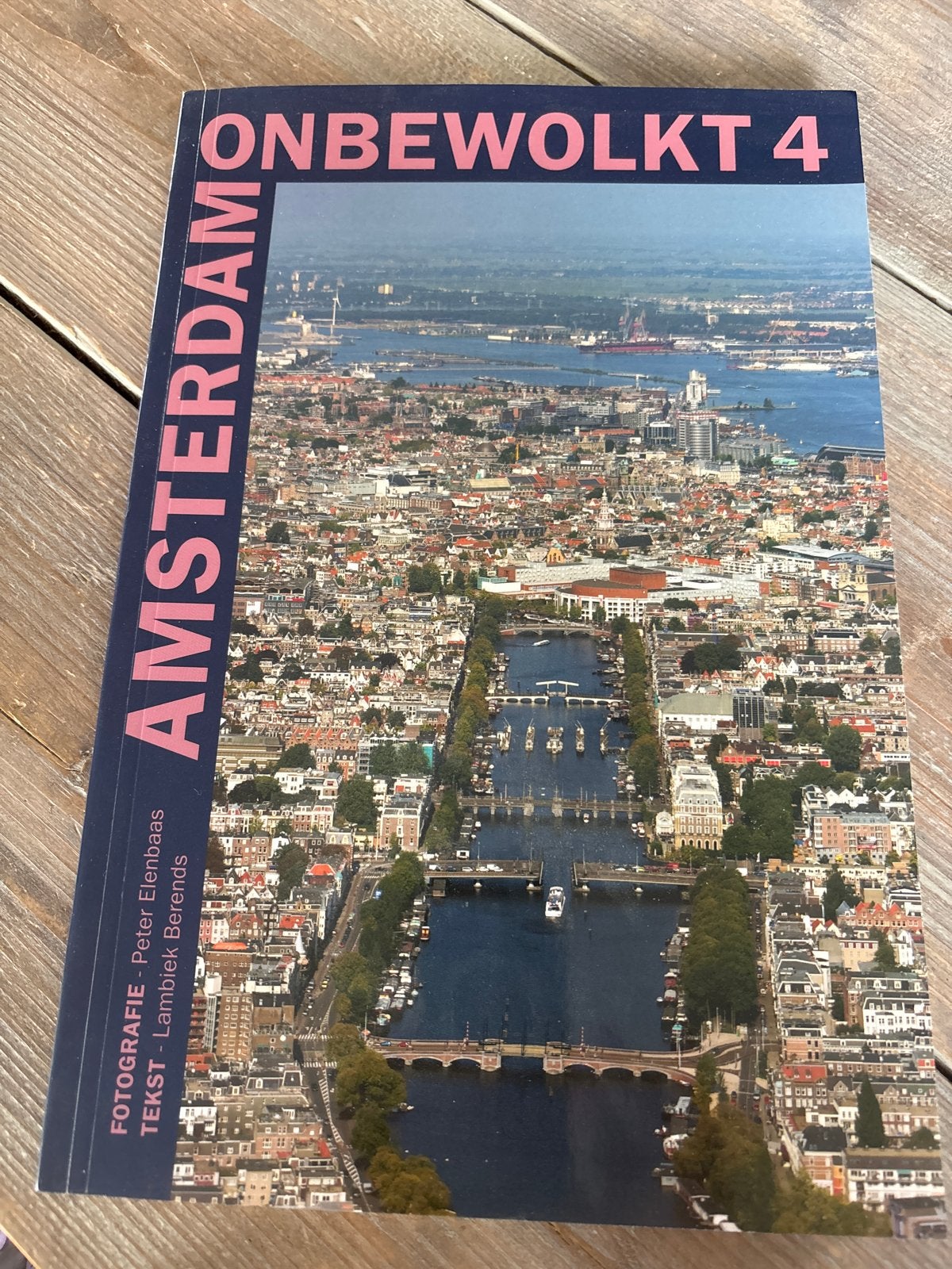 Amsterdam Onbewolkt 4 - Prachtig fotoboek, Boeken, Ophalen of Verzenden, 20e eeuw of later, Zo goed als nieuw