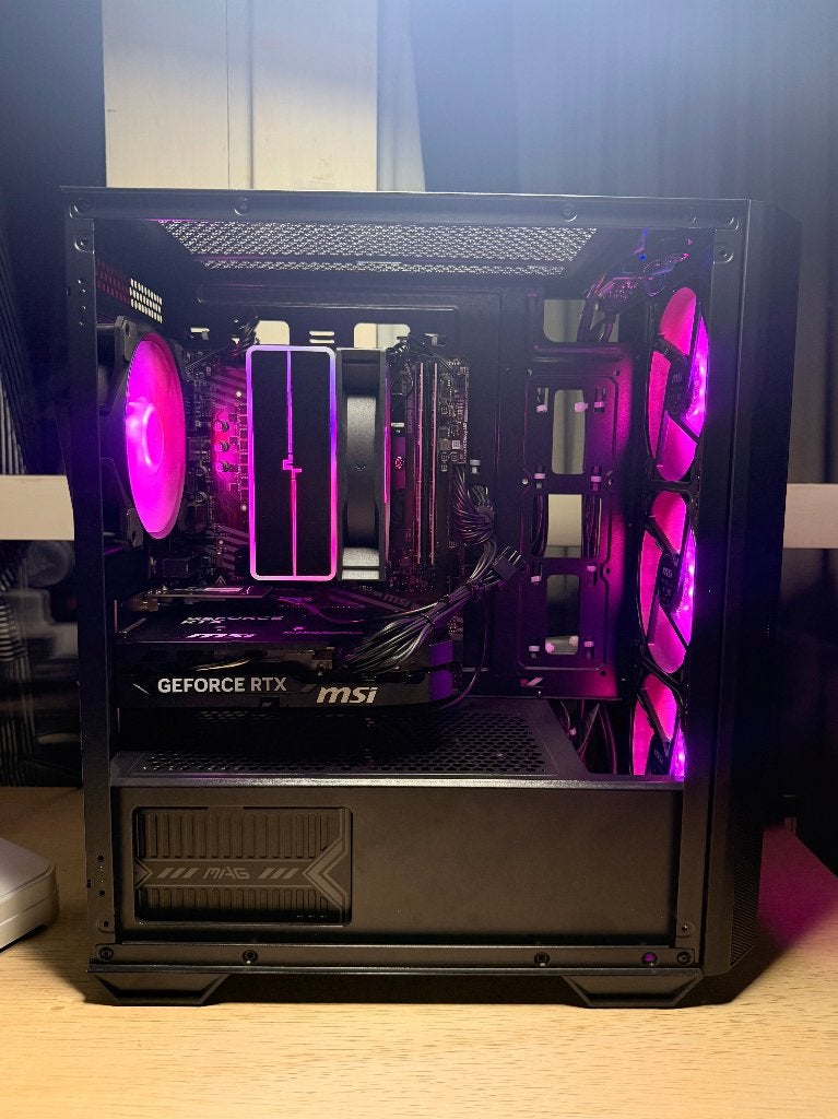 Gaming PC |Ryzen 7 5700X|RTX 5060|32GB|1TB NVMe| 4 mnd oud