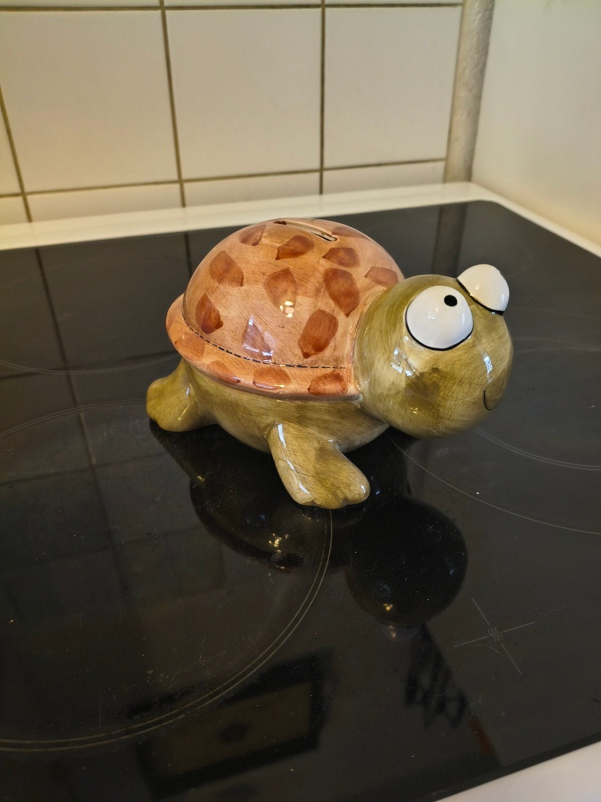 Leuke spaarpot in de vorm van een schildpad, Verzamelen, Ophalen of Verzenden, Zo goed als nieuw, Steen, Aardewerk of Keramiek