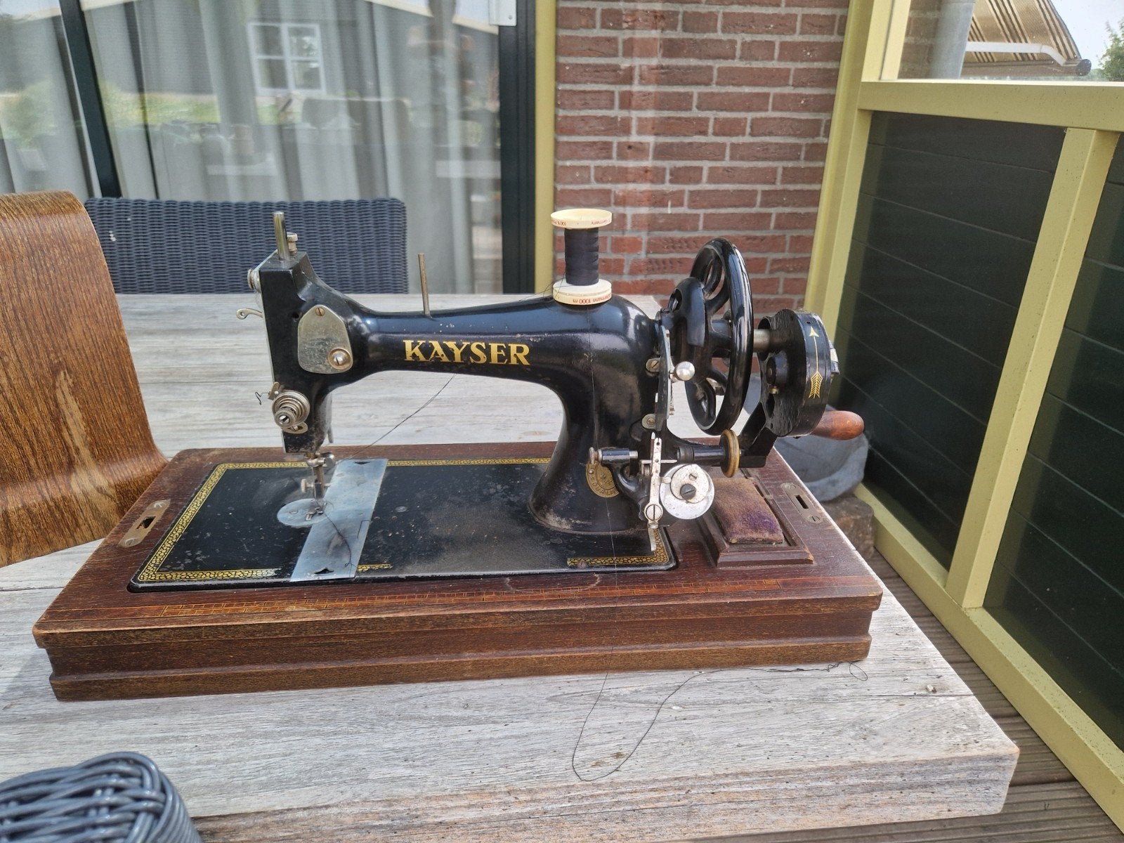 antieke naaimachine, Ophalen