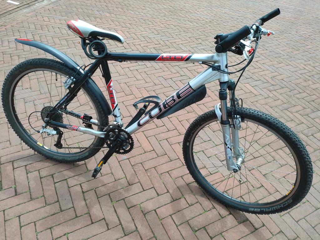 Cube mountainbike 26 inch met 27 speed en ATB, 26 inch of meer, Versnellingen, Ophalen of Verzenden, Zo goed als nieuw