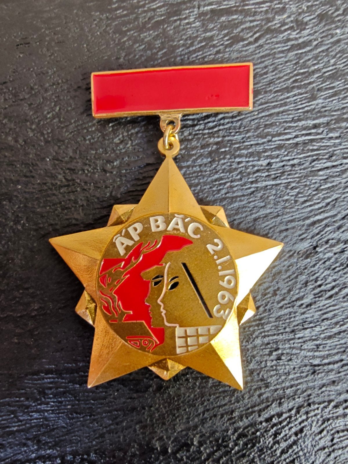 Vietnam War VC "BATTLE OF AP BAC 2-1-1963" medaille, Ophalen of Verzenden, Landmacht, Amerika, Lintje, Medaille of Wings