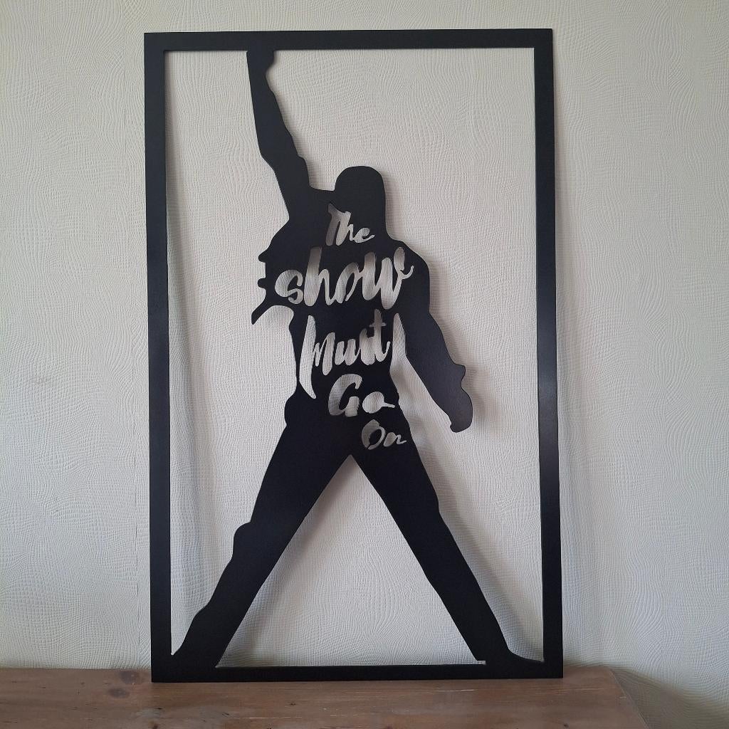 Queen - The show most go on - Huis & tuin wanddecoratie, Metaal, Zwart, Nieuw, Ophalen of Verzenden