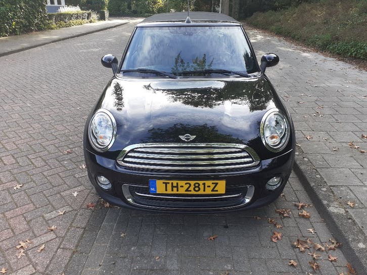 Mini Cooper Cabrio 116pk 2013 Zwart, Auto's, Euro 6, Cabriolet, 4 stoelen, Leder