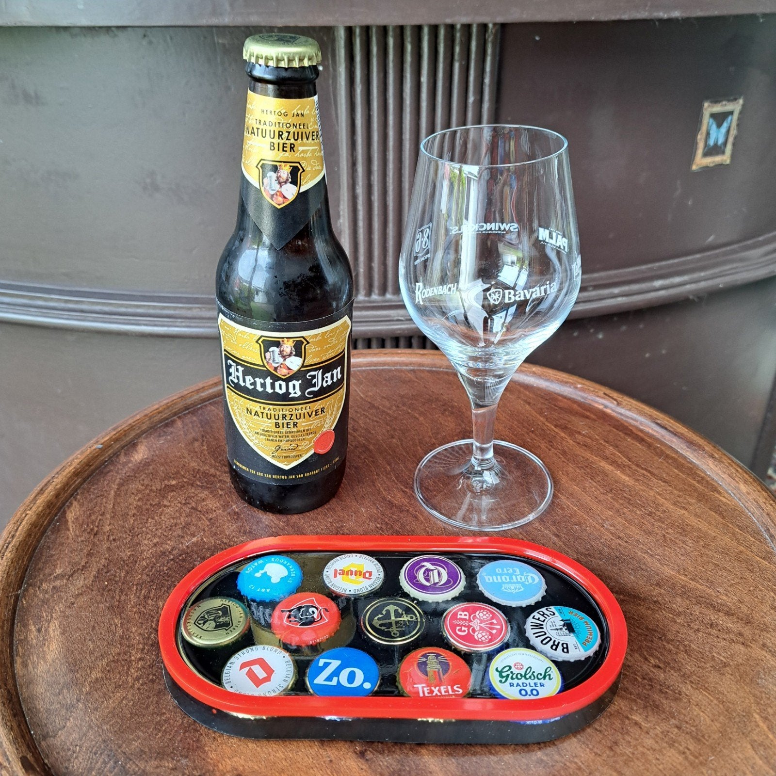 Unieke onderzetter van epoxy met diverse bierdoppen, Ophalen of Verzenden, Nieuw, Glas of Glazen, Overige merken