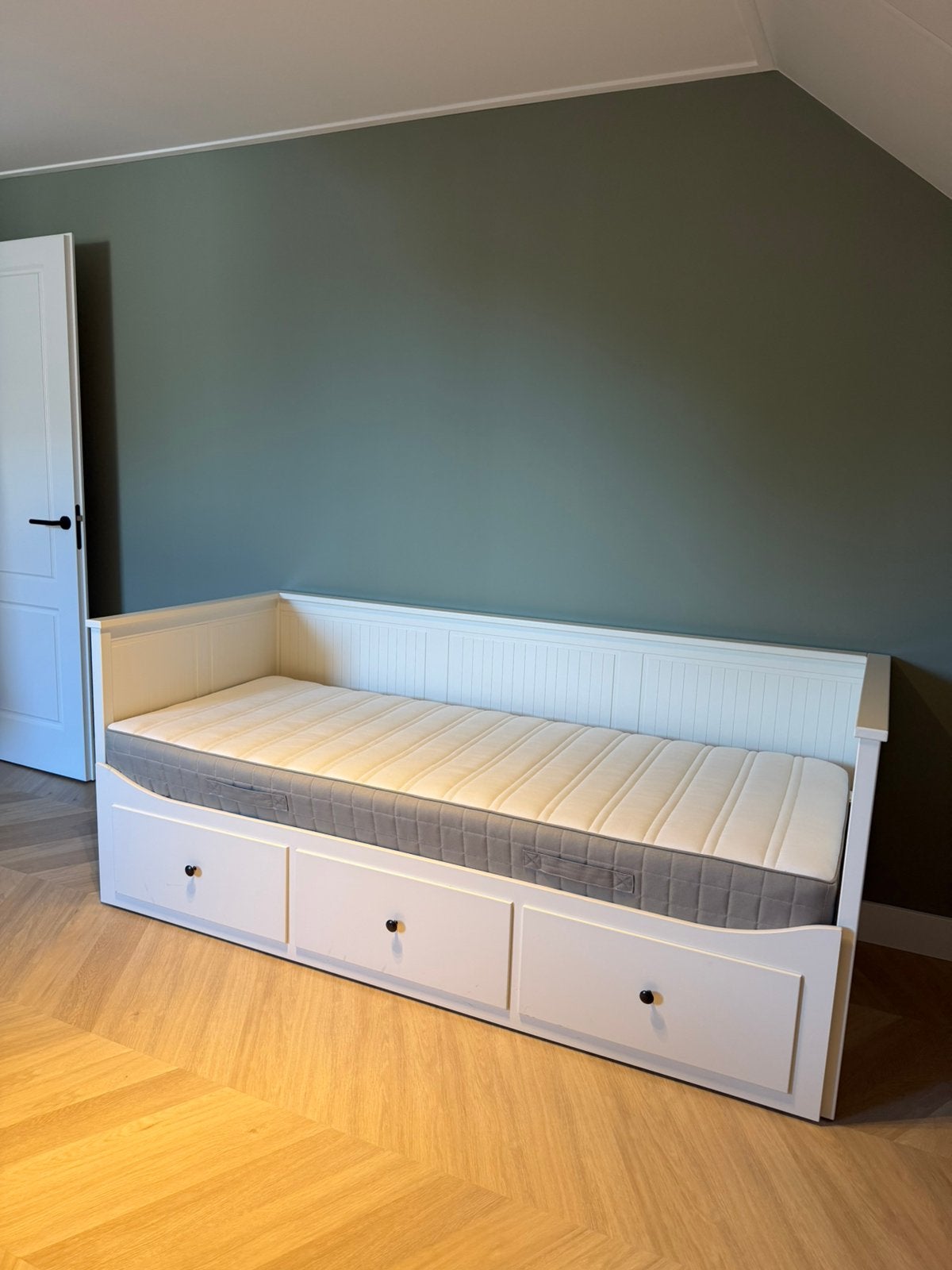 ZGAN Ikea Hemnes bed Bedbank met 3 lades INCL MATRAS, Huis en Inrichting, Slaapkamer | Bedden, Ophalen, 90 cm, Eenpersoons, Wit