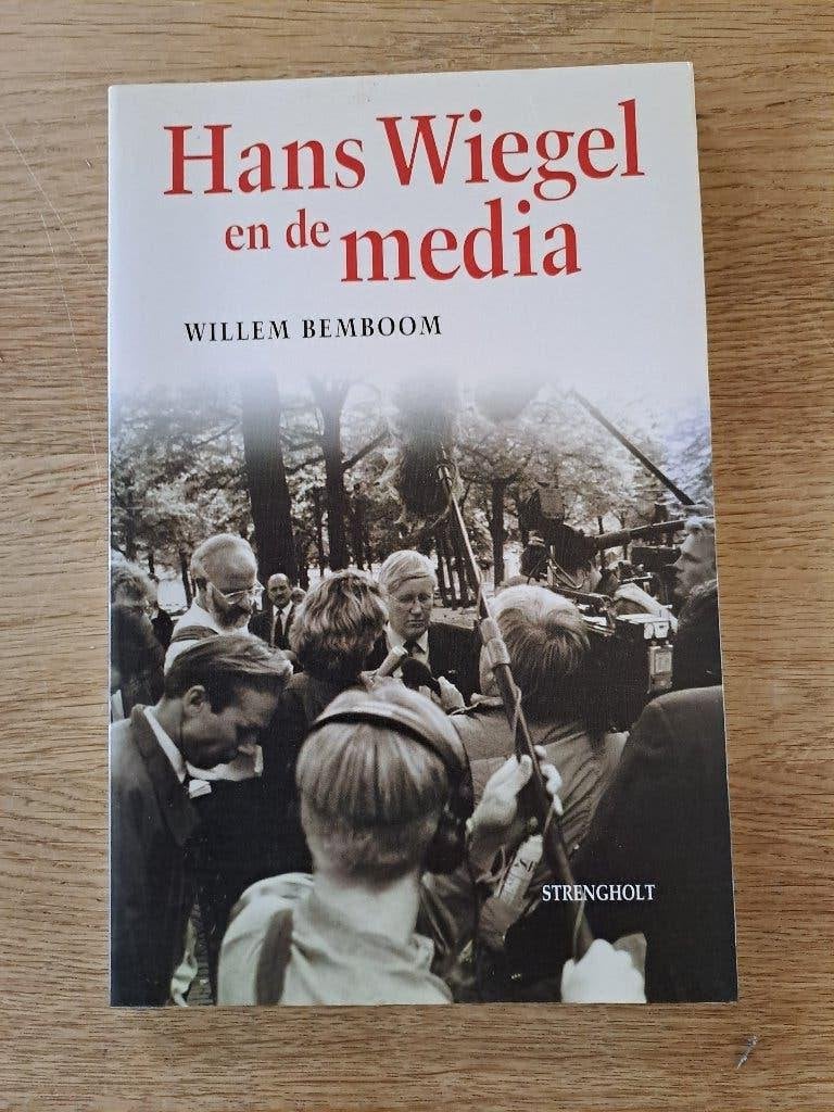 HANS WIEGEL EN DE MEDIA. WILLEM BEMBOOM., Gelezen, Willem Bemboom, Maatschappij en Samenleving, Ophalen of Verzenden