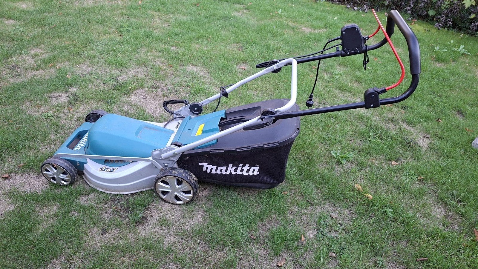 makita grasmaaier, Tuin en Terras, Ophalen, Cirkelmaaier, Elektrische grasmaaier, Zo goed als nieuw