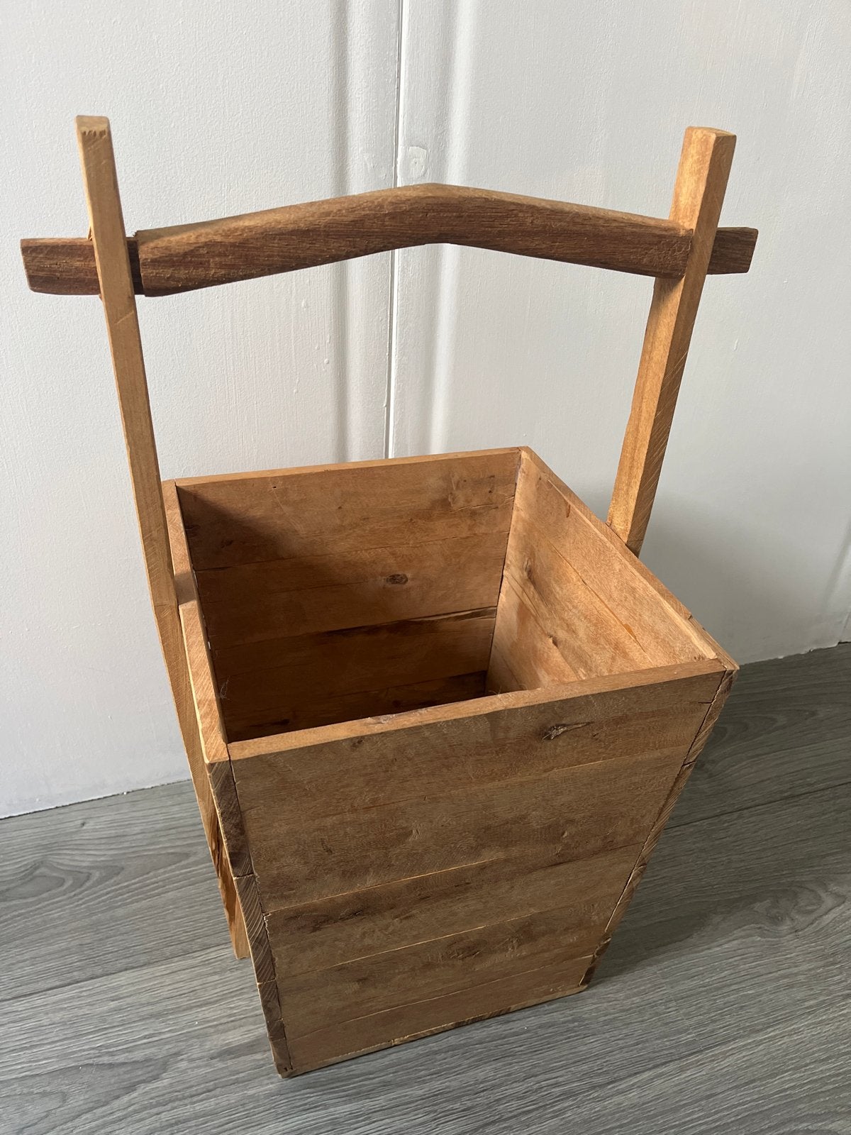 Houten emmer met hengsel - 60 cm hoog, Ophalen of Verzenden, Gebruikt, Bruin, Hout