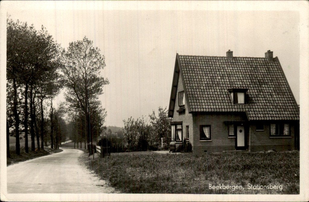 Beekbergen - Stationsberg - Huis, Ophalen of Verzenden, 1920 tot 1940, Gelopen, Gelderland