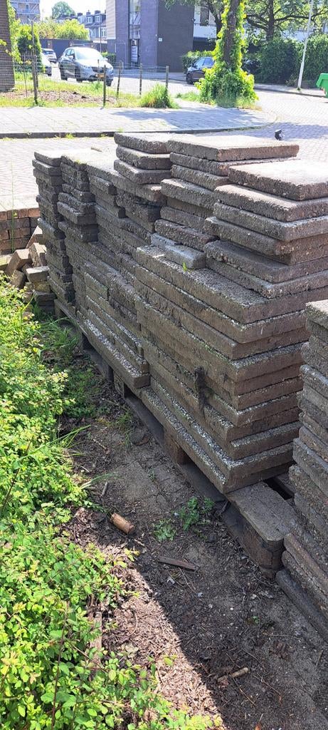 Gratis stenen: Grinttegels, betontegels en klinkers, Ophalen, Gebruikt, Klinkers, 10 m² of meer
