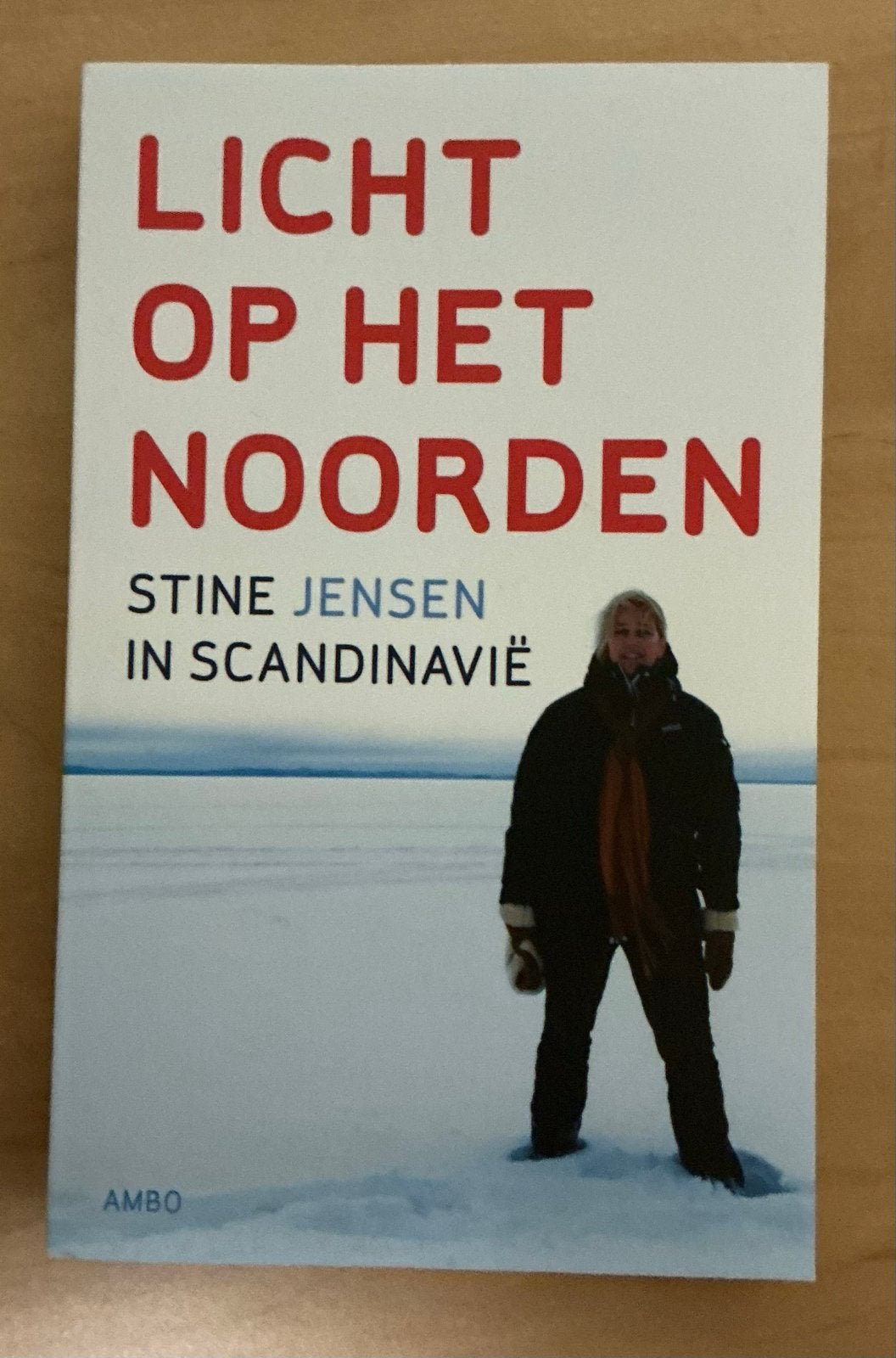 Licht op het Noorden - Stine Jensen in Scandinavië, Ophalen, Zo goed als nieuw, Nederland