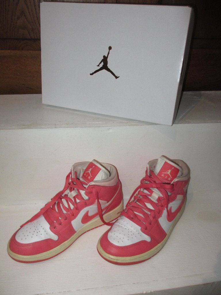 nike Air Jordan white pink schoenen licht gedragen Mt:38,5, Overige kleuren, Nike, Ophalen of Verzenden, Gedragen