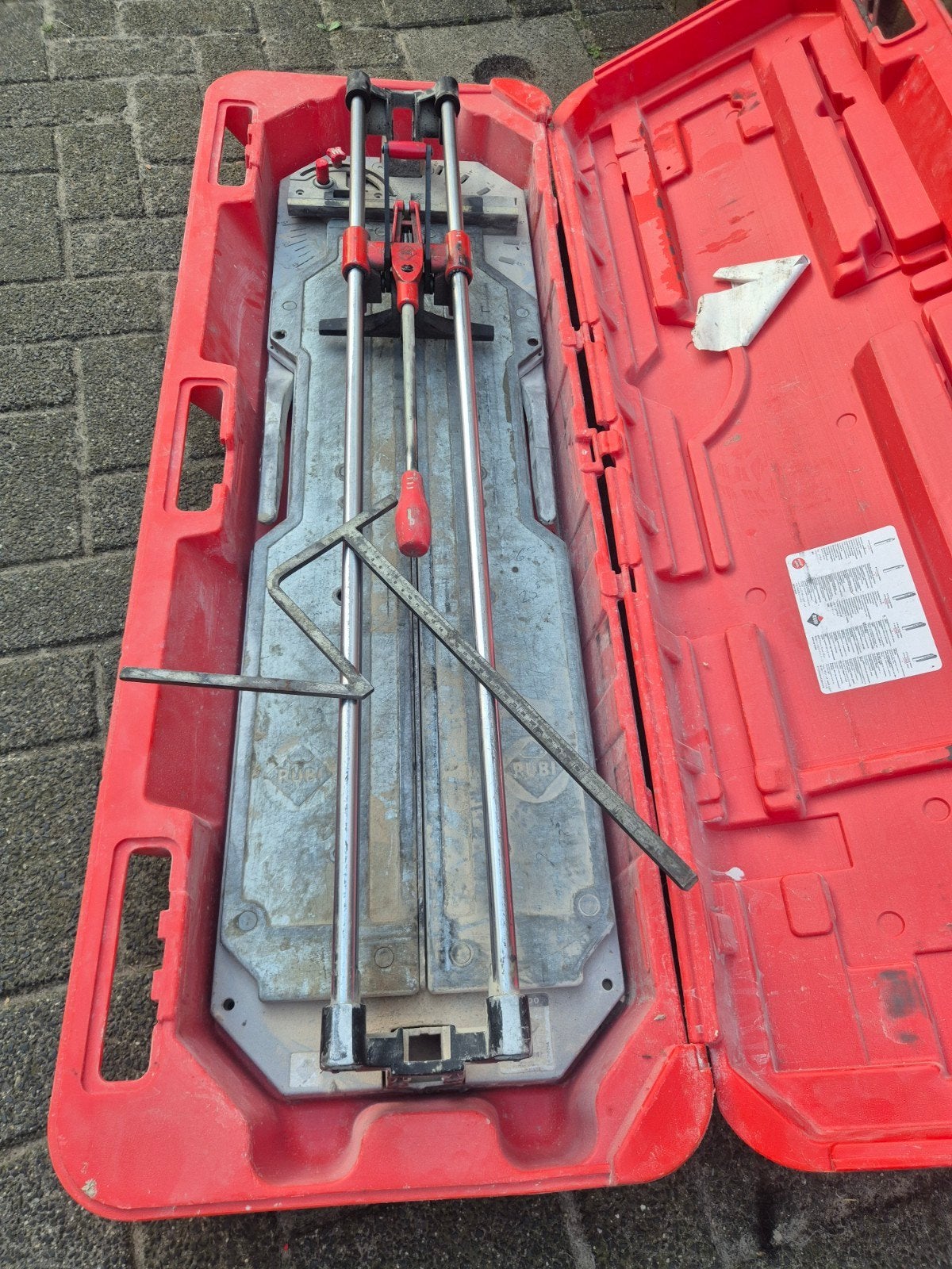 Rubi Tegelsnijder in Koffer - Gebruikt tot tegels van 90 cm, Gebruikt, Overige typen, Ophalen of Verzenden, Minder dan 5 m²