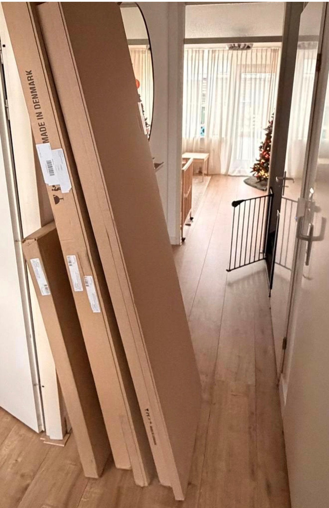 Lynn 4-deurs kledingkast Nieuw in verpakking nieuwprijs €499, Huis en Inrichting, Kasten | Kledingkasten, Ophalen, Zo goed als nieuw