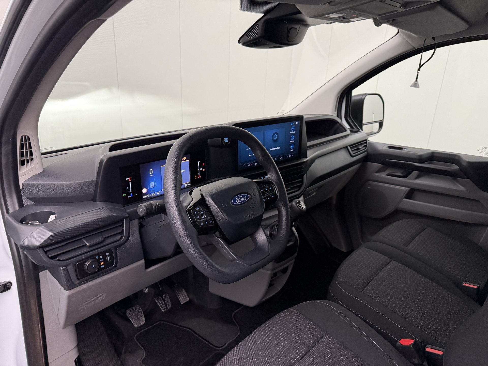 Ford Transit Custom 2.0TDCi Business | Digital | Multimedia, Voorwielaandrijving, Gebruikt, 4 cilinders, 2800 kg