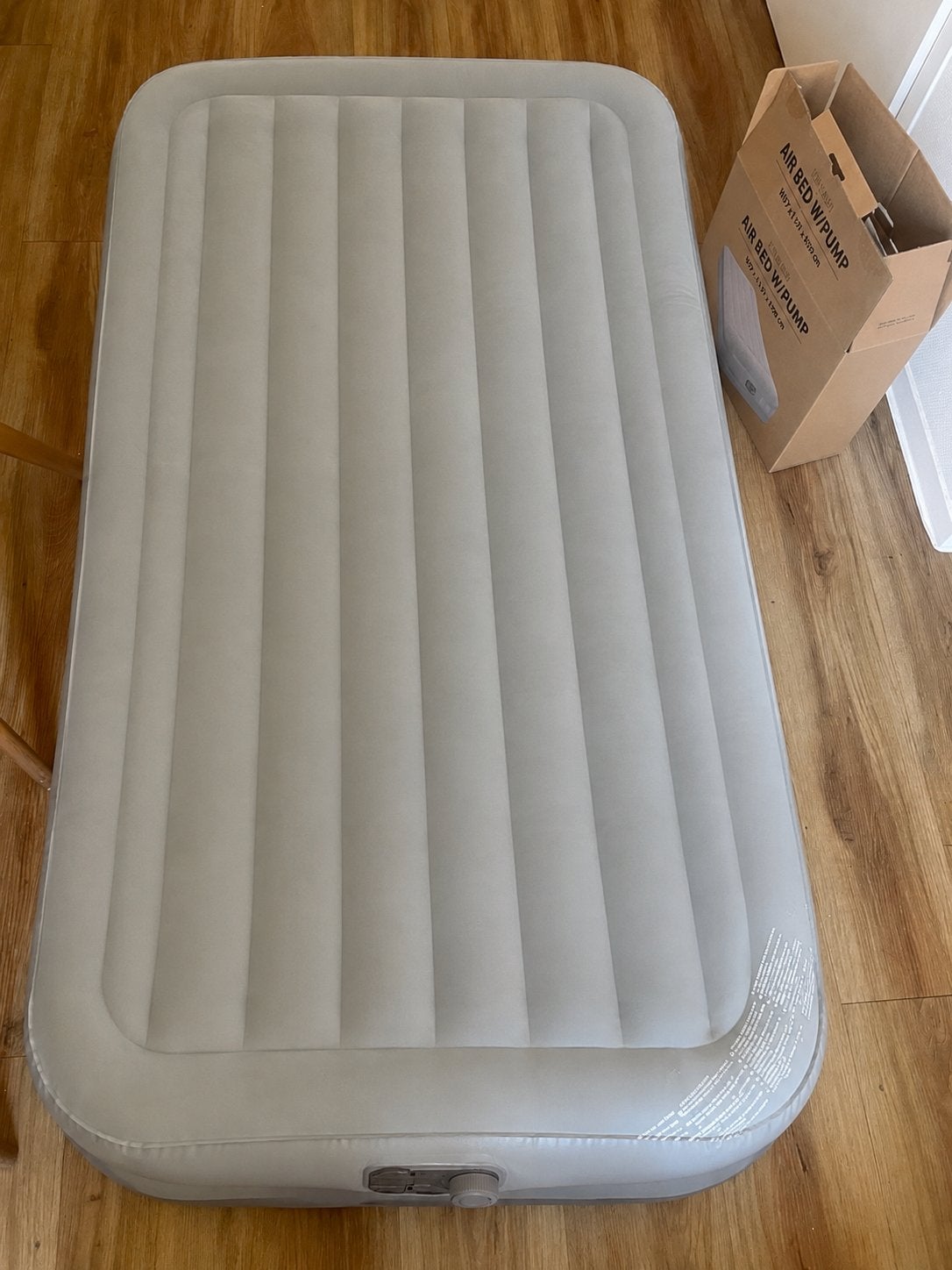 Flendalen Luchtbed met pomp - Zo goed als nieuw, Huis en Inrichting, 90 cm, Eenpersoons, Zo goed als nieuw, Matras