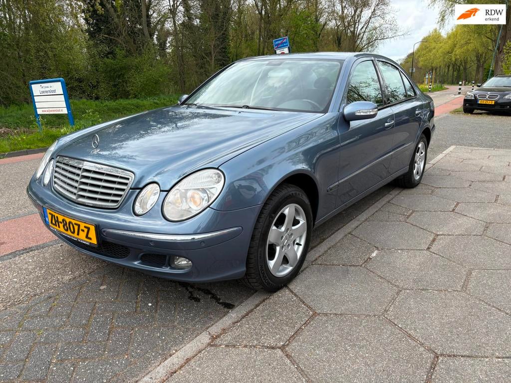 Mercedes-Benz E-klasse 280 Classic AUTOMAAT + TREKHAAK!, Automaat, Gebruikt, Blauw, Bedrijf