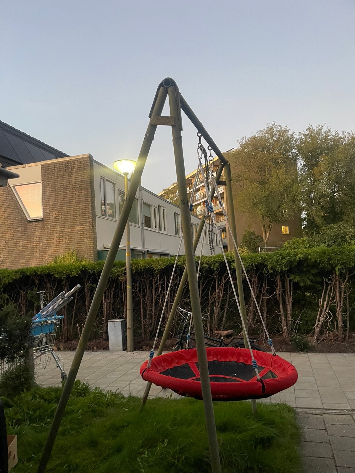 Schommel met of zonder ijzeren palen, Ophalen, Zo goed als nieuw, Schommel