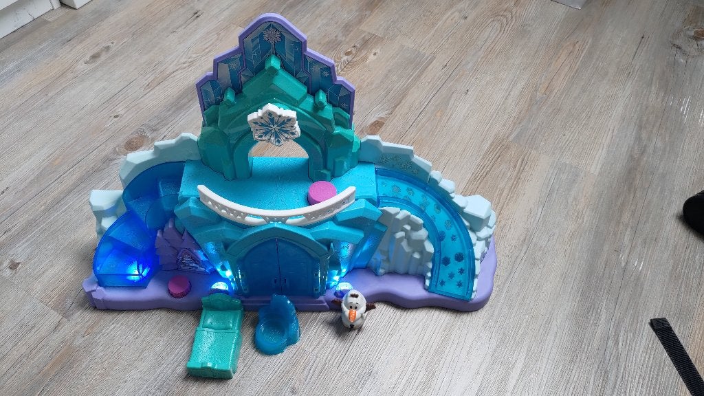 Frozen kasteel, Ophalen of Verzenden, Gebruikt, Poppenhuis