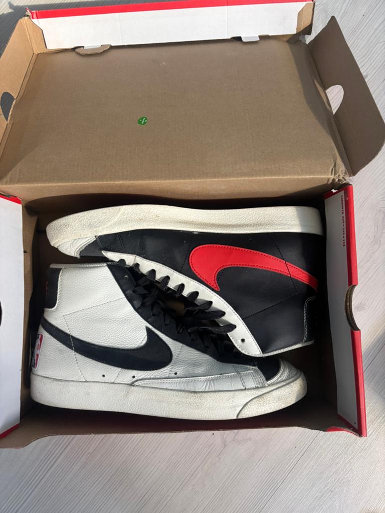 Nike maat 43, Kleding | Heren, Schoenen, Ophalen of Verzenden, Zo goed als nieuw, Zwart