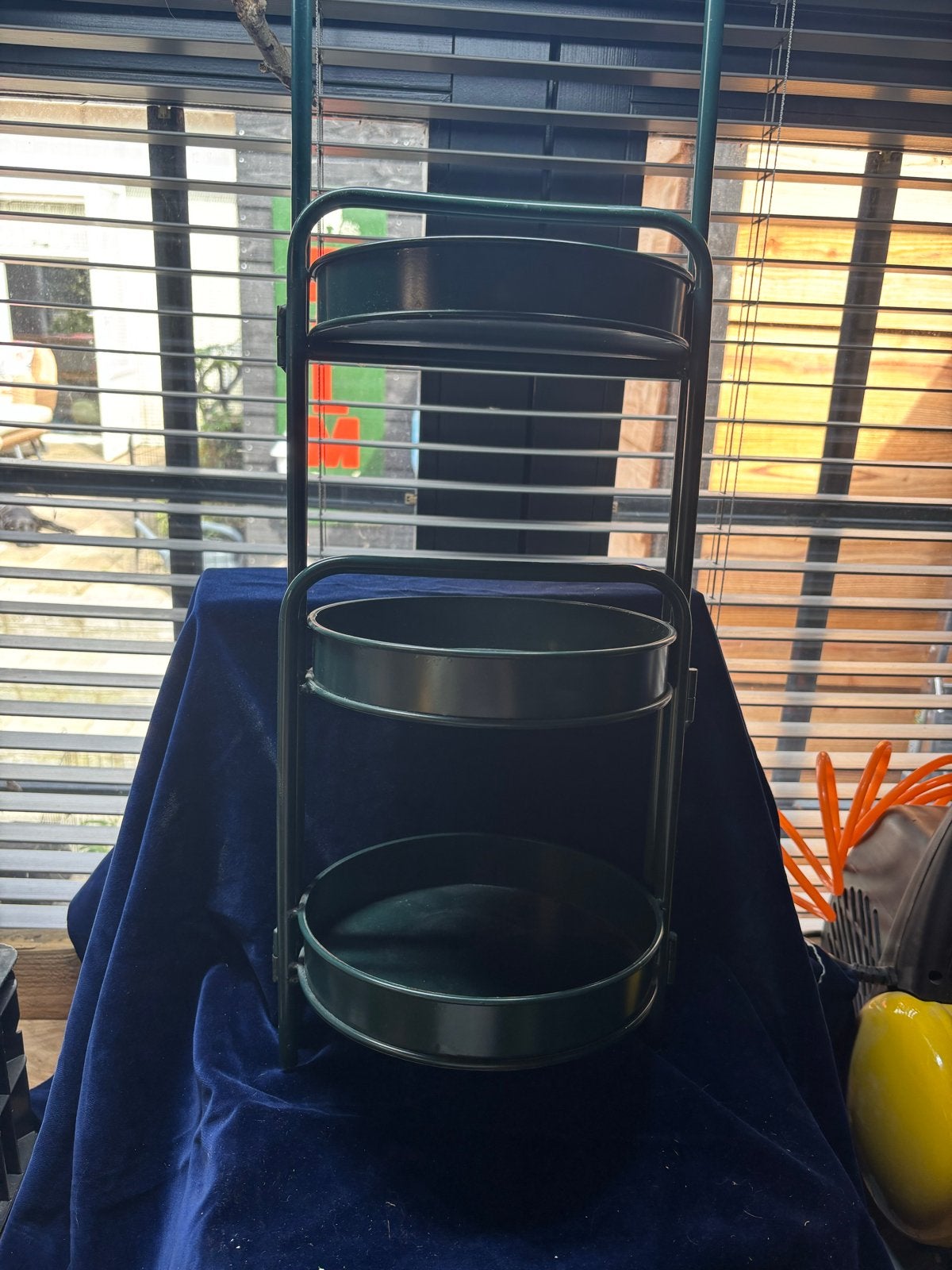 Groen uitklapbaar tafeltje rond, Ophalen, Minder dan 55 cm, Gebruikt, Metaal of Aluminium