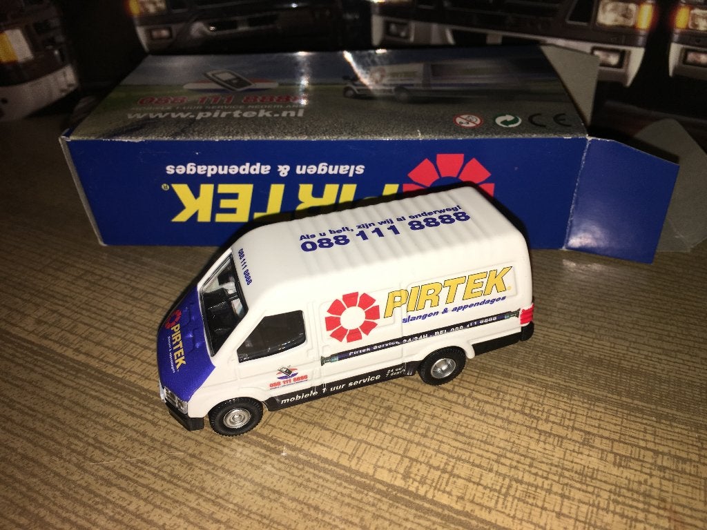 Ford Transit Pirtek - 3 inch reclamemodel - nieuw in doos, Hobby en Vrije tijd, Modelauto's | 1:87, Ophalen of Verzenden, Nieuw