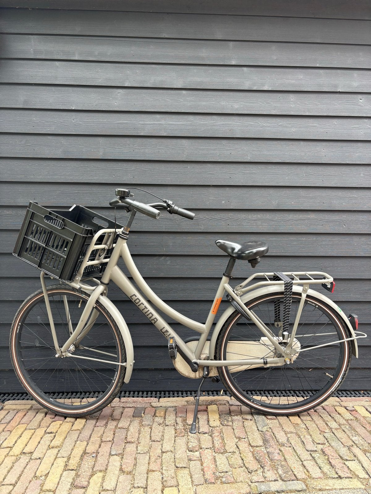 Cortina U4 26 inch transportfiets / meisjesfiets, Fietsen en Brommers, Fietsen | Meisjes, Terugtraprem, Gebruikt, Versnellingen