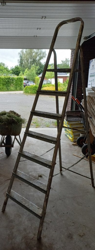 Trap, Doe-het-zelf en Verbouw, Ladders en Trappen, Ophalen, Gebruikt, Trap, Minder dan 2 meter