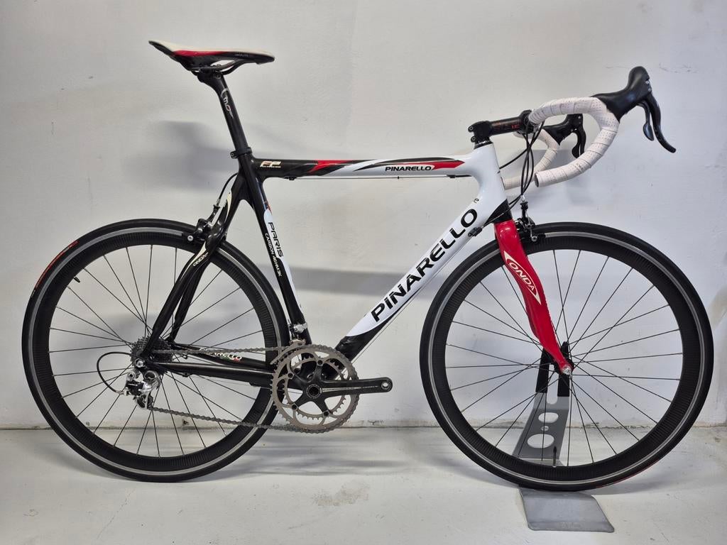 Pinarello Paris Racefiets - Zeer nette staat, 28 inch, Carbon, Zo goed als nieuw, 57 tot 61 cm