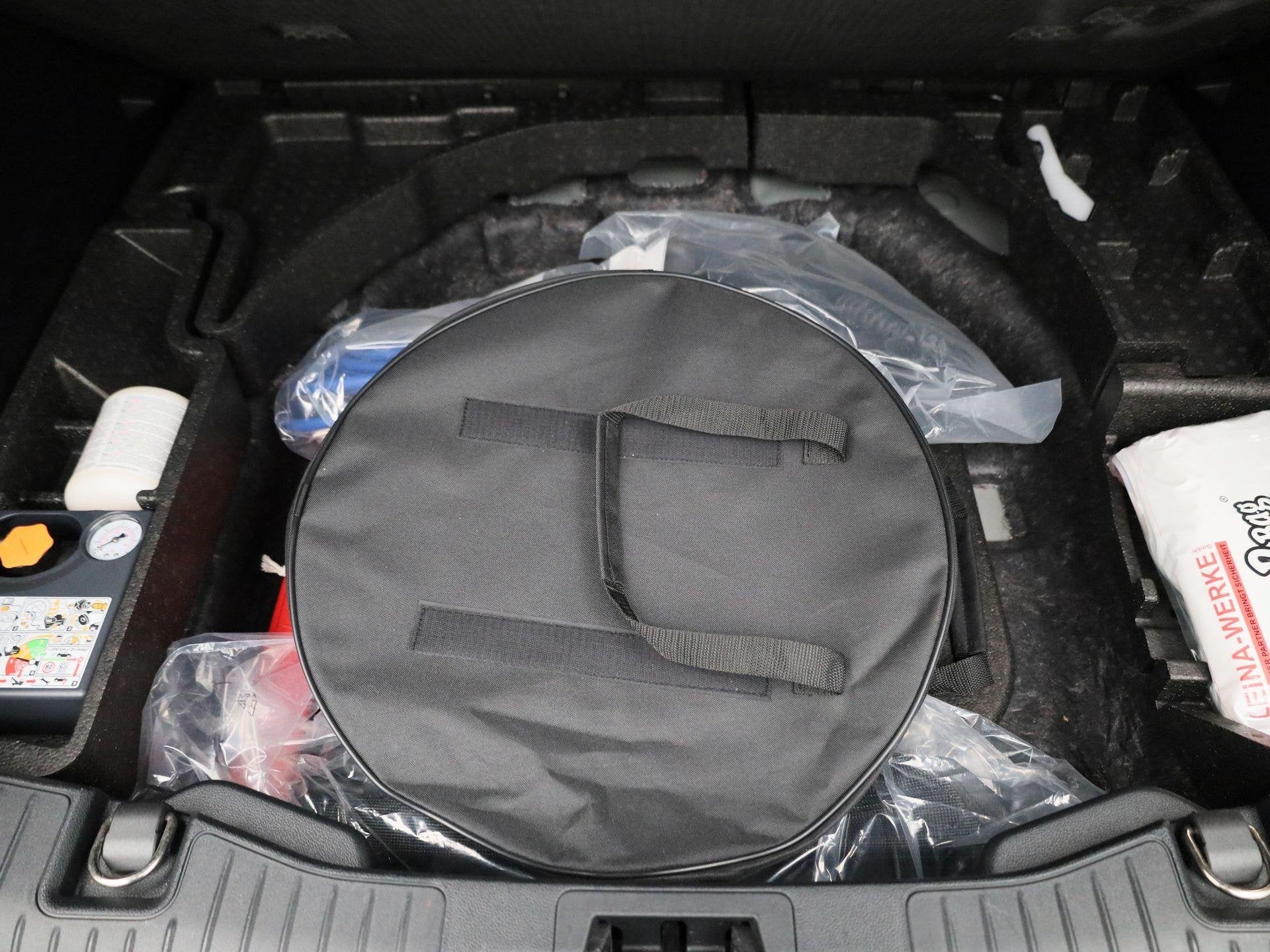 Foto 12 van Ford Kuga 2.5 PHEV ST-Line | Automaat | Verwarmde Voorstoele