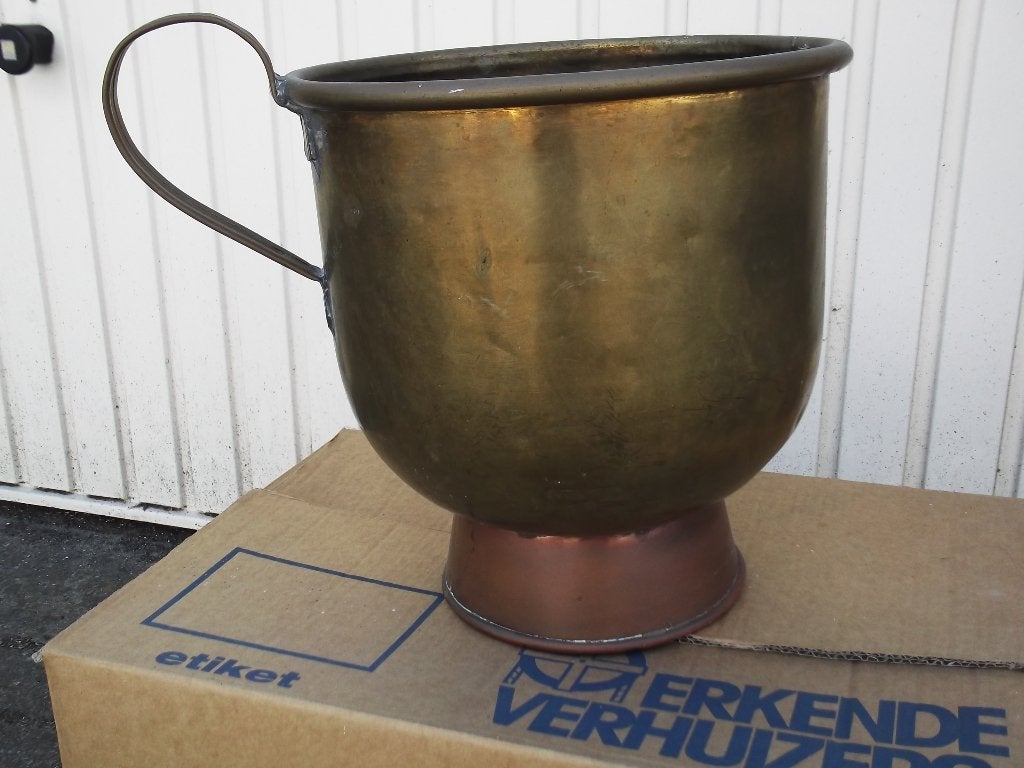 Antieke koperen beslagkom, Ophalen, Koper