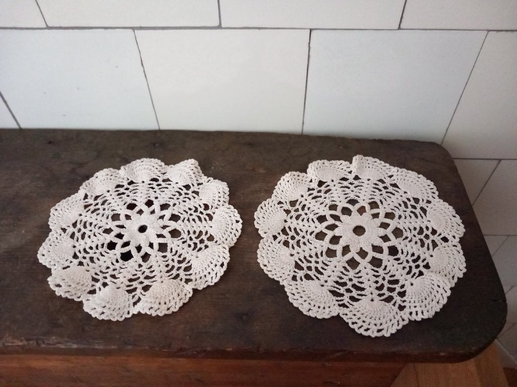 twee vintage Frans brocante gehaakte kleedjes dromenvangers, Antiek en Kunst, Ophalen of Verzenden