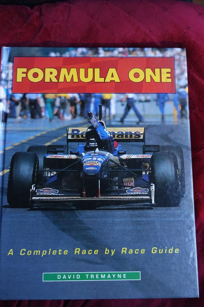 Formula One a complete race by race guide David Tremayne F1, Boeken, David tremayne, Nieuw, Ophalen of Verzenden, Overige sporten