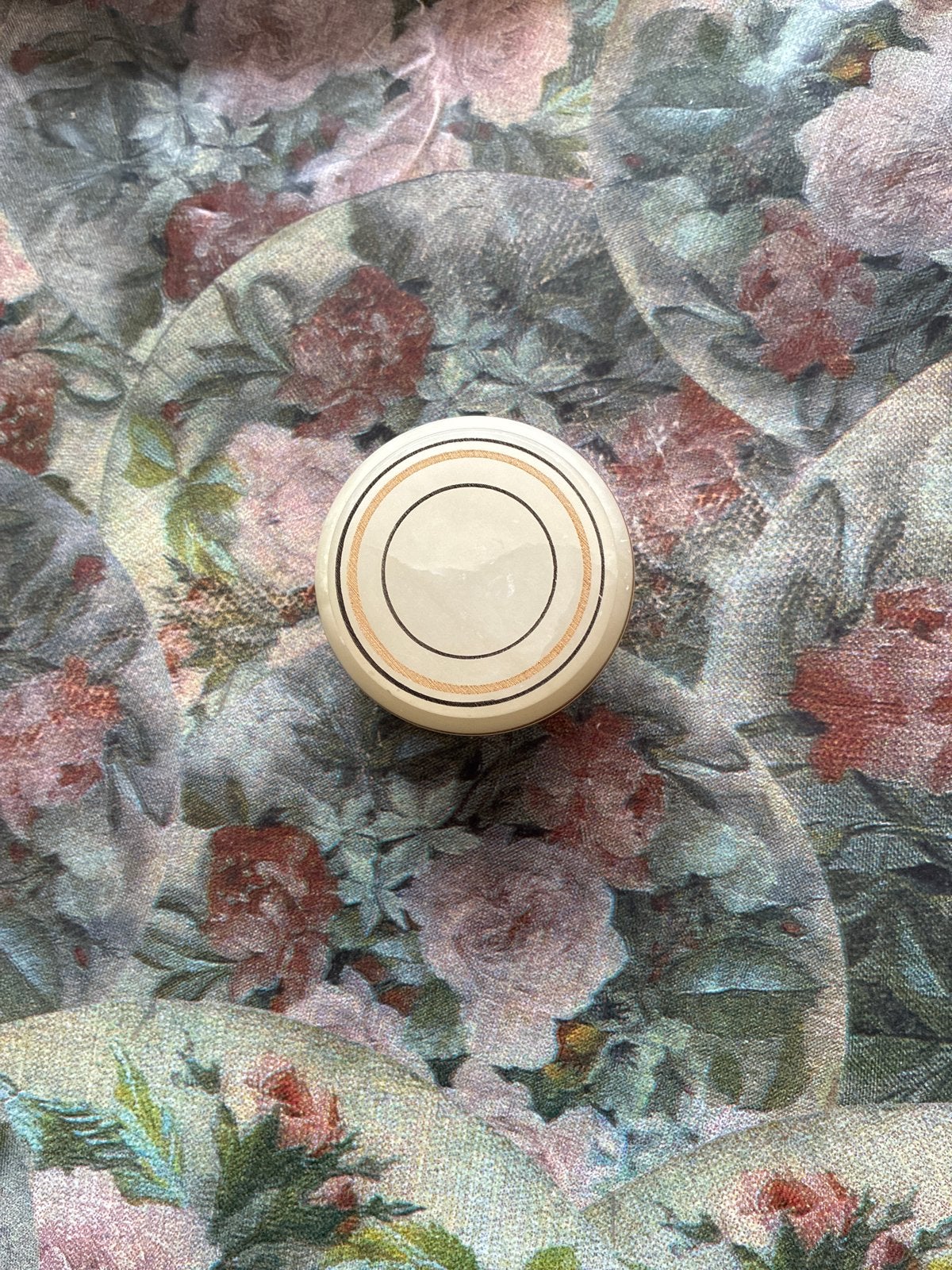 Vintage albasten pillendoosje met gouden en zwarte ringen, Ophalen