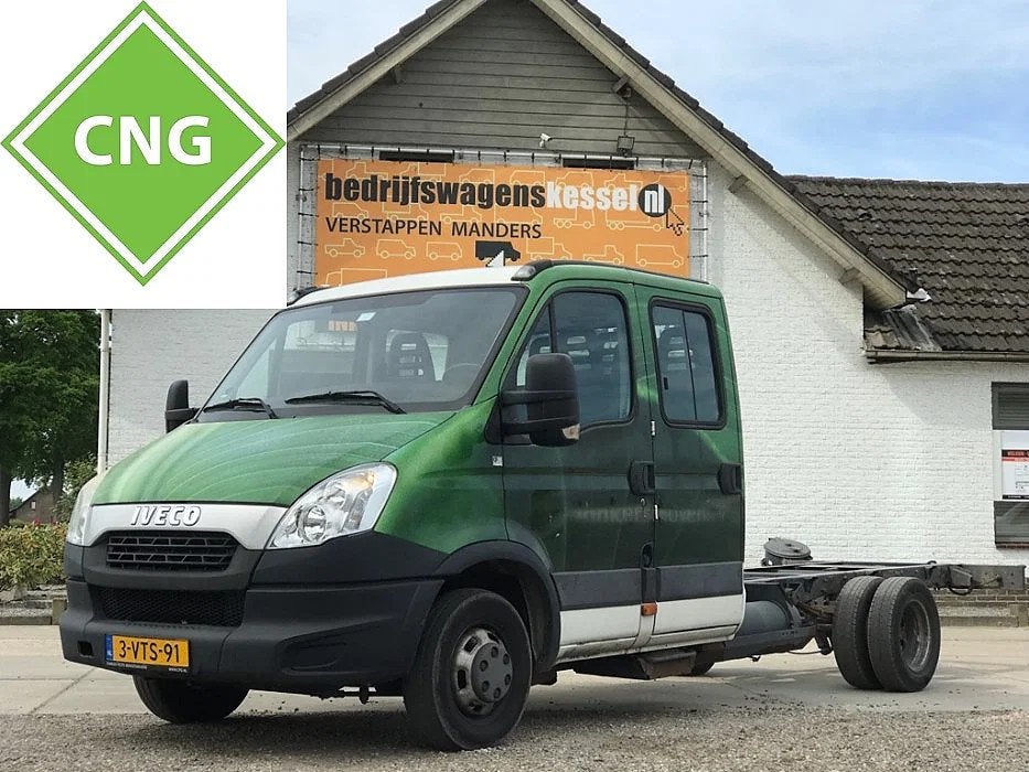 Iveco Daily 35C14 Chassis Dubbel Cabine CNG Airco N1 WB 410, Auto's, Bestelauto's, Euro 5, Gebruikt, Zwart, 4 cilinders