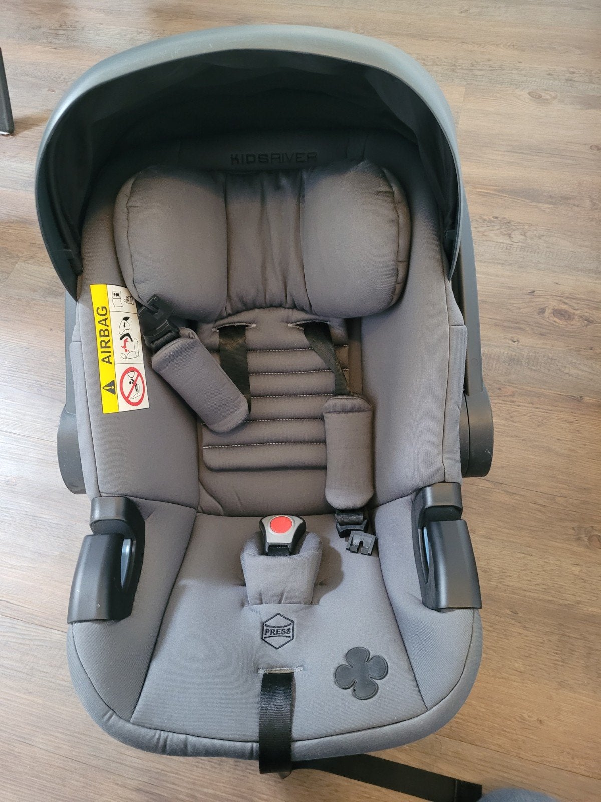 te koop Kidsriver maxicosi/ autostoel, Ophalen, 9 t/m 18 kg, Maxi-Cosi, Autogordel