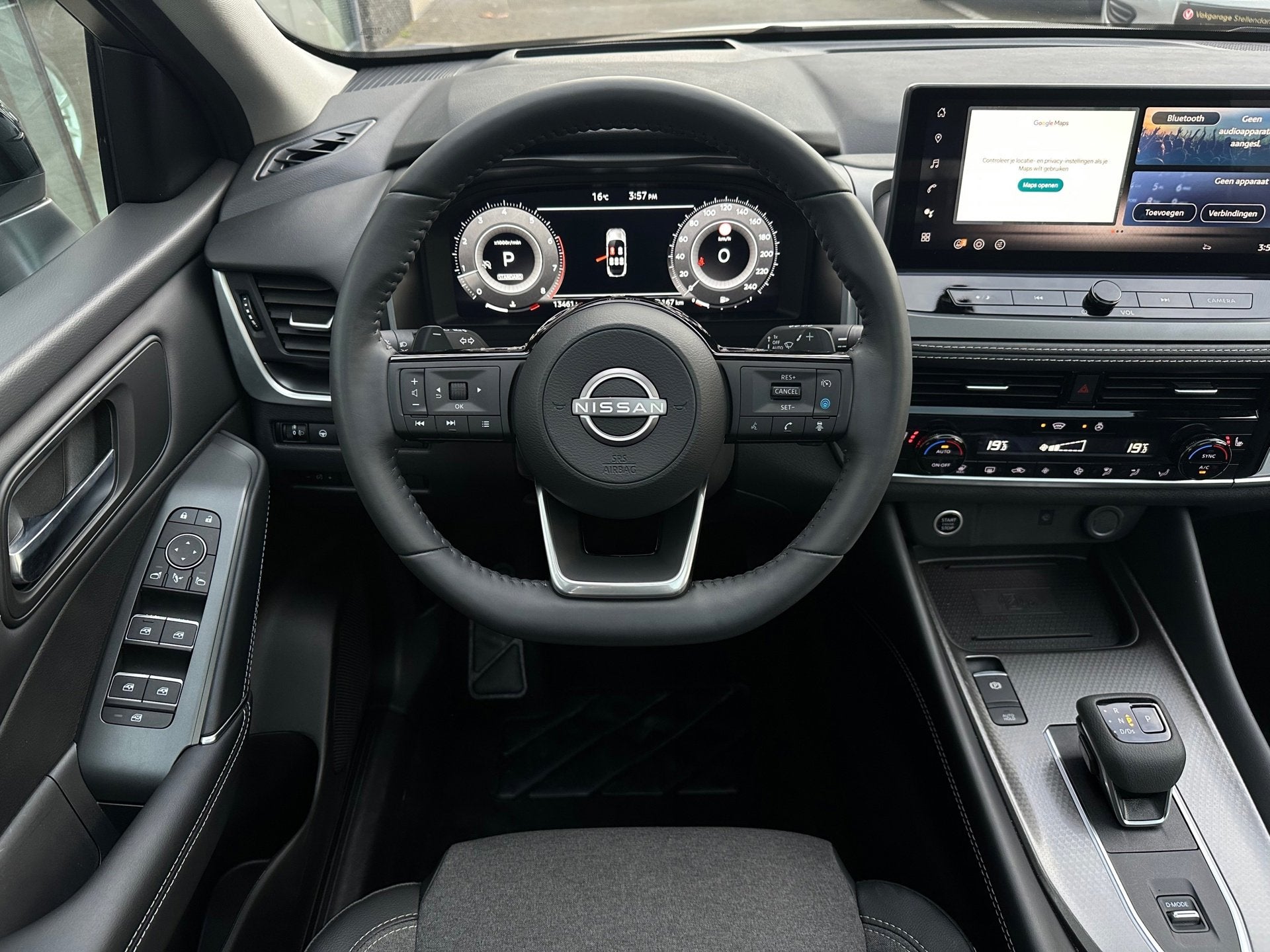 Nissan Qashqai 1.3 MHEV Xtronic N-Connecta|Panodak|Trekhaak|, Auto's, Zwart, 4 cilinders, Leder en Stof, Bedrijf