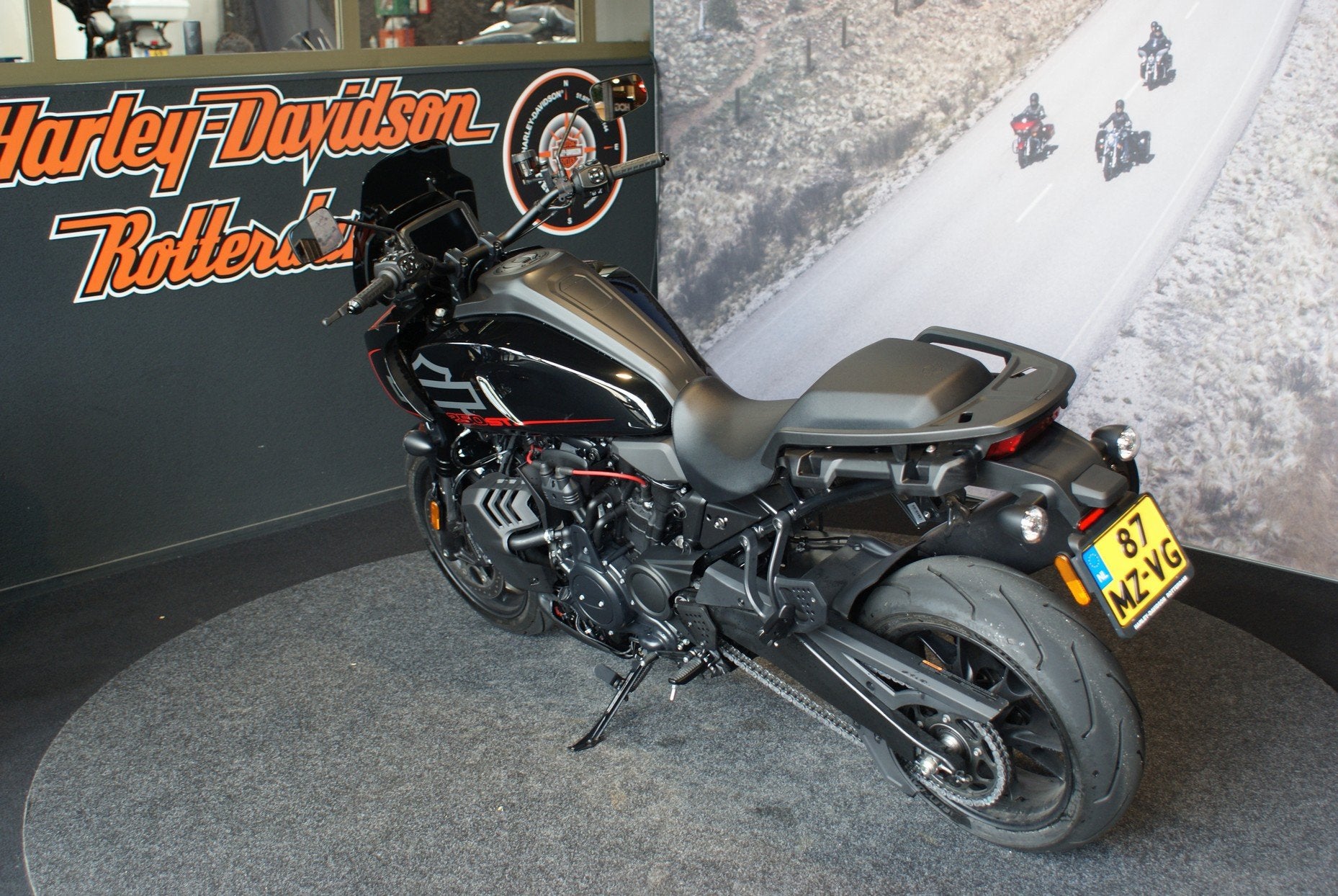 Harley-Davidson PAN AMERICA ST Vivid Black (bj 2026), Motoren, Laan van Vredenoord 33
2289 DA  RIJSWIJK, NL, Bedrijf, Toermotor