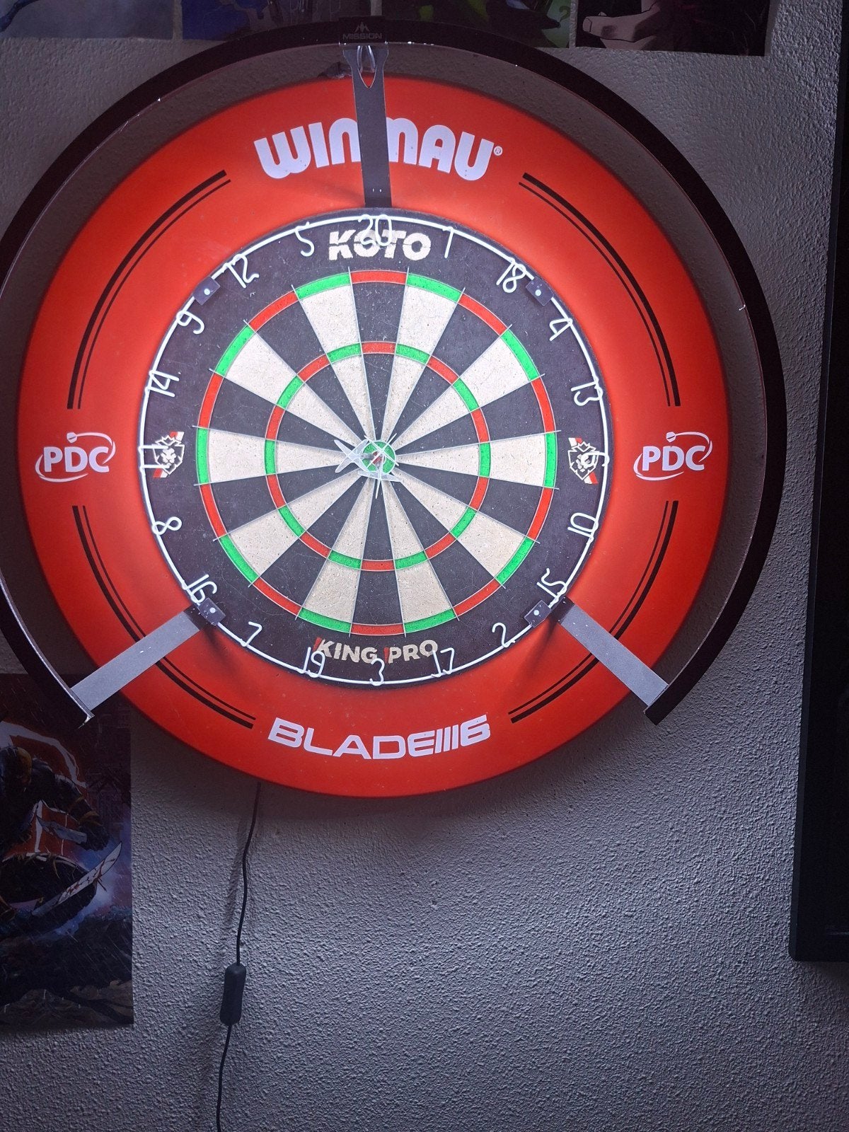 volledig dartset, pijlen, dartbord, surround, lichting., Sport en Fitness, Ophalen of Verzenden, Gebruikt, Dartbord met pijlen