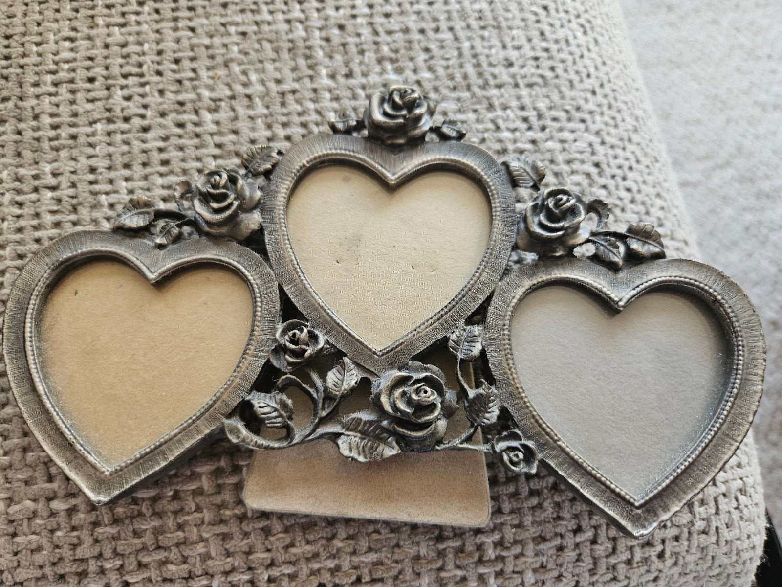 Vintage hartjes fotolijst met roosjes - drieluik, Huis en Inrichting, Gebruikt, Met afbeelding, Metaal, Zilver