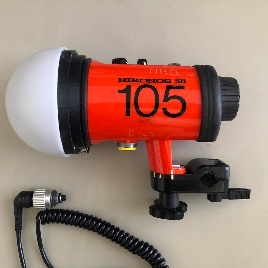 Nikonos SB-105 Speedlight flitser, Ophalen of Verzenden, Gebruikt, Nikon